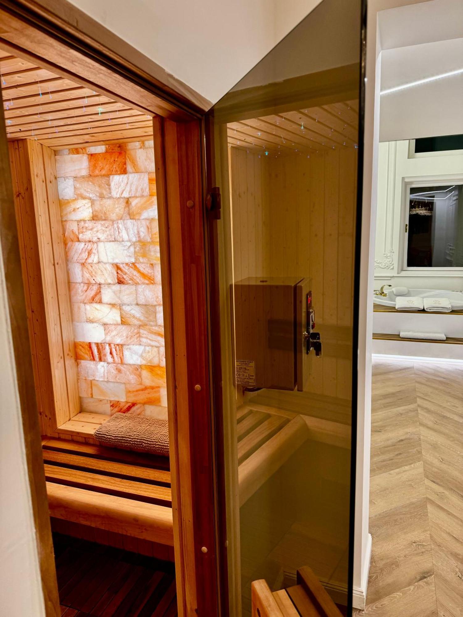 Jacuzzi Royal Suite Budapeste Exterior foto