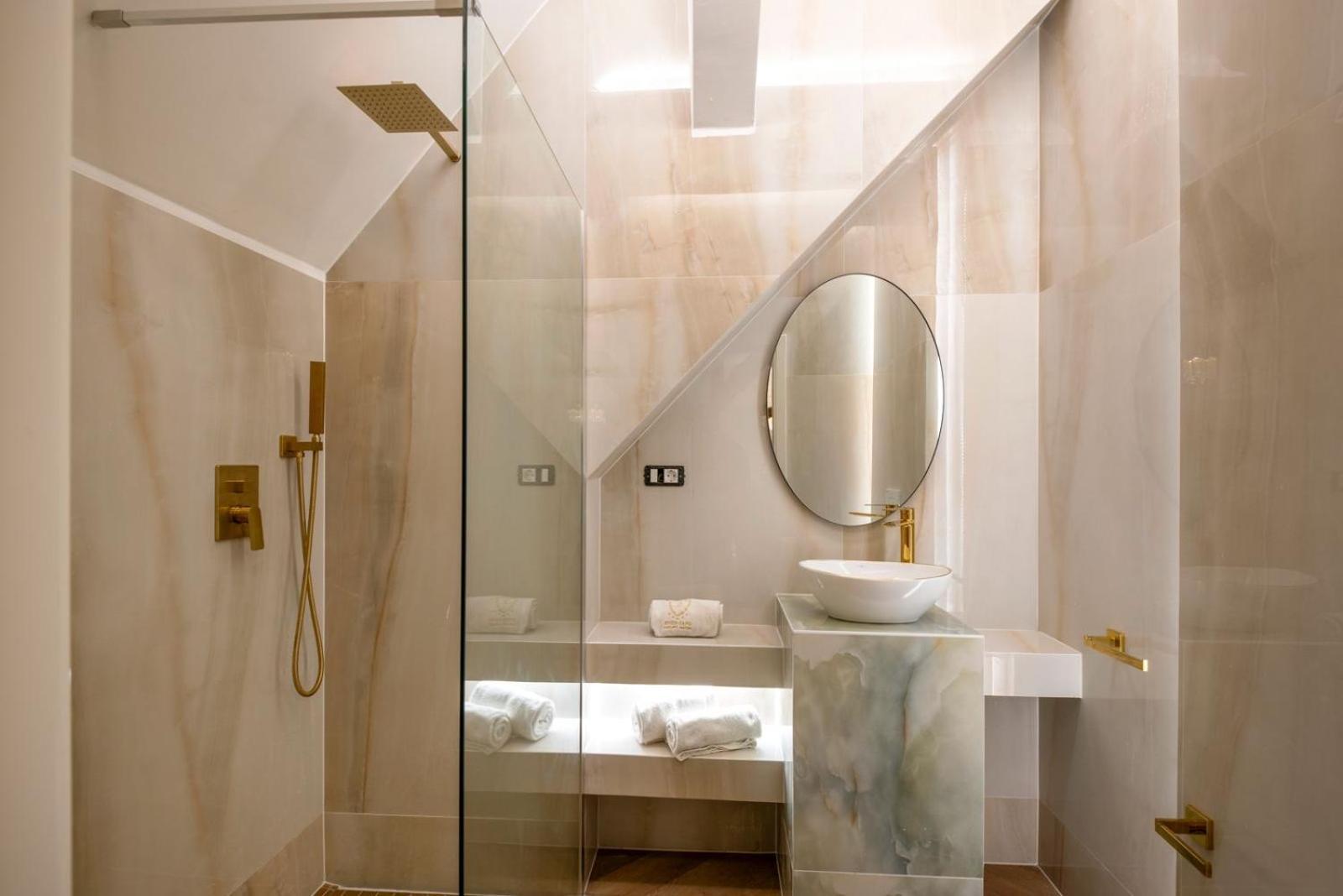 Jacuzzi Royal Suite Budapeste Exterior foto